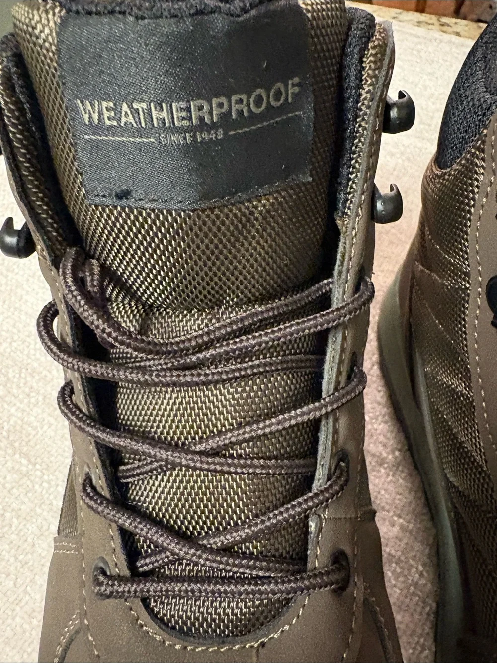 Weatherproof sturdy lace
